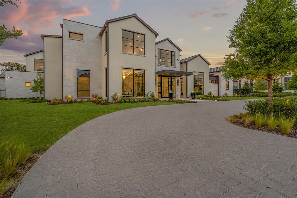 1901 Meadowview Court